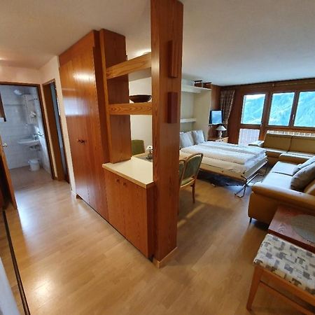 Aparthotel Ambassador Белвалд Екстериор снимка